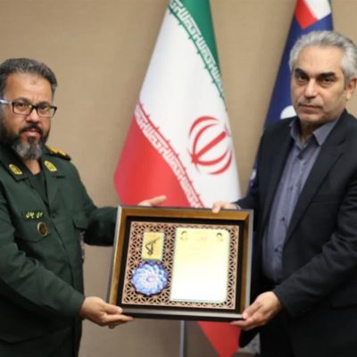 تجلیل فرمانده سپاه هویزه از مدیرعامل شركت نفت و گاز اروندان