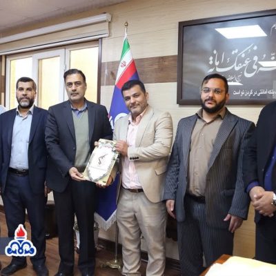 تقدیر فرمانده بسیج حوزه ادارات بندرماهشهر از مدیر بسیجی منطقه نفتی آبادان